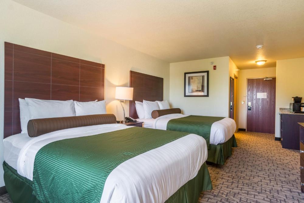 Deluxe Queen Room interior